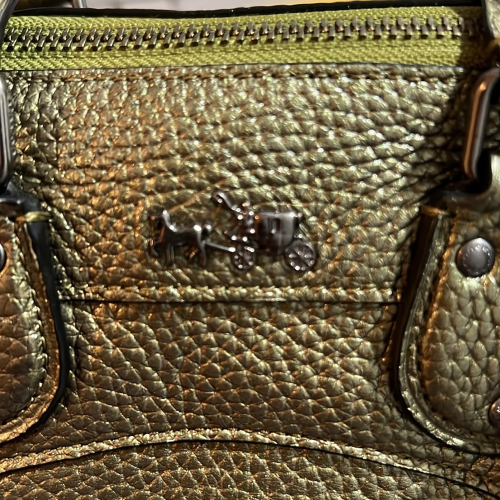 Coach metallic olive green pebble leather bag - Picture 8 of 10